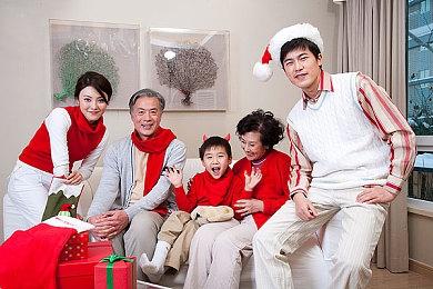 《女神异闻录４ Revival》PS Store、Steam页面上线 现可将本作添加至愿望单